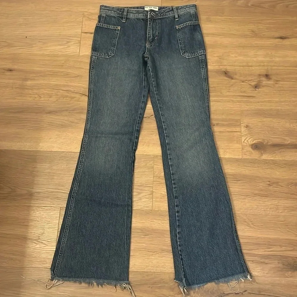 We the Free | Flare leg denim jeans Frayed raw hems Women’s size 25 100% cotton